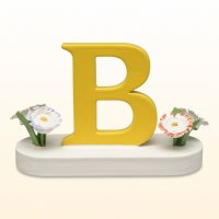 Mageritenengel mit Blume und Buchstabe B